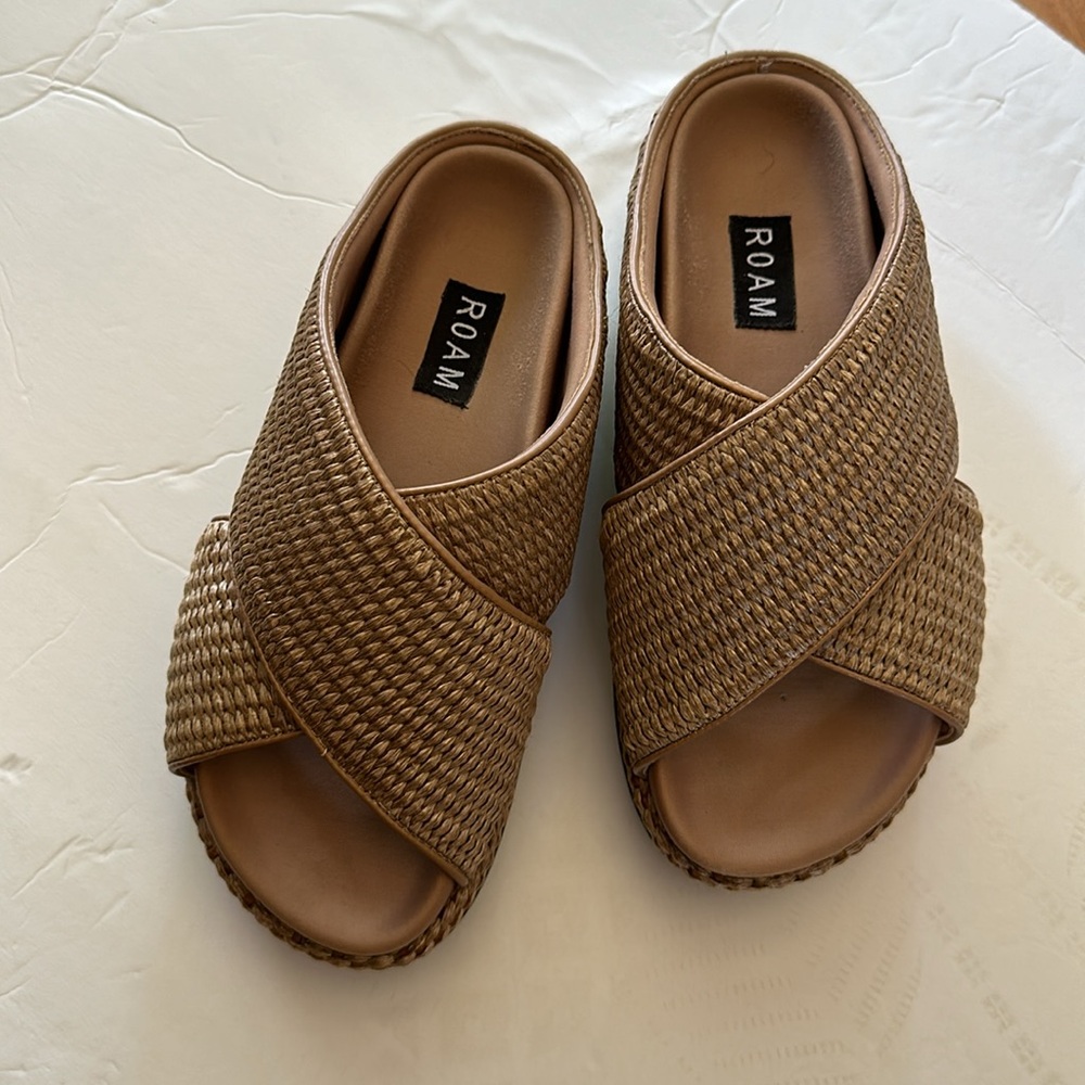 ROAM Brown Woven Crisscross Slide Sandals